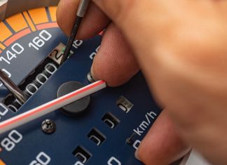 What are the most common car buying scams?